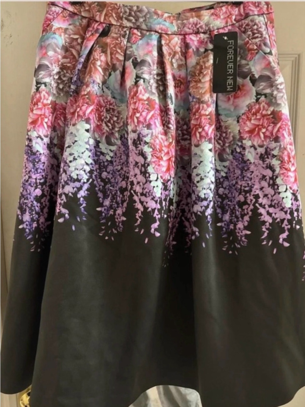 Forever New Floral Pleated A-Line Skirt in Black and Pink nwt